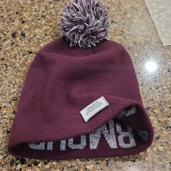 Under Armour Hat Womens - Picture 9 of 9